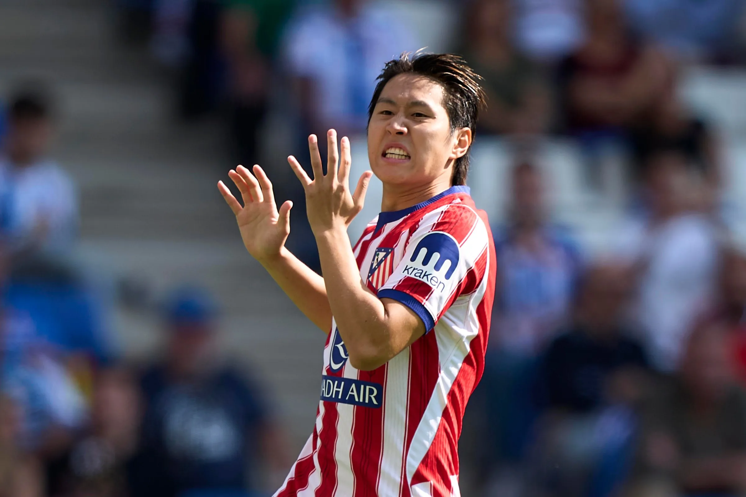 Kang-in Lee v drese Atlética reaguje na nepremenenú šancu